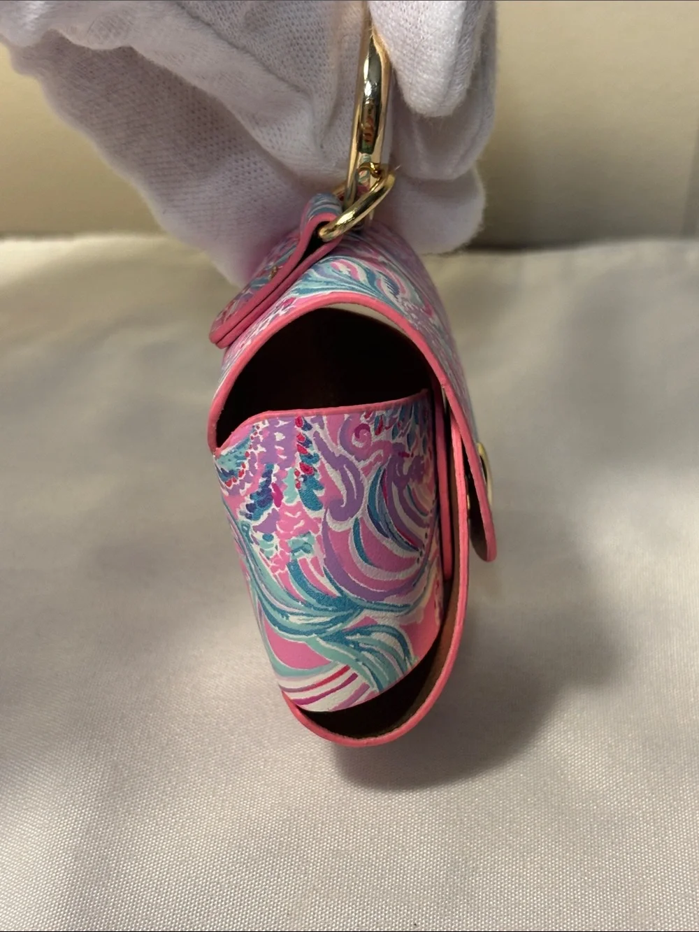 NIB/NWT Lilly Pulitzer AirPods 1&2 Keychain Case - Don’t Be Jelly DISCONTINUED!